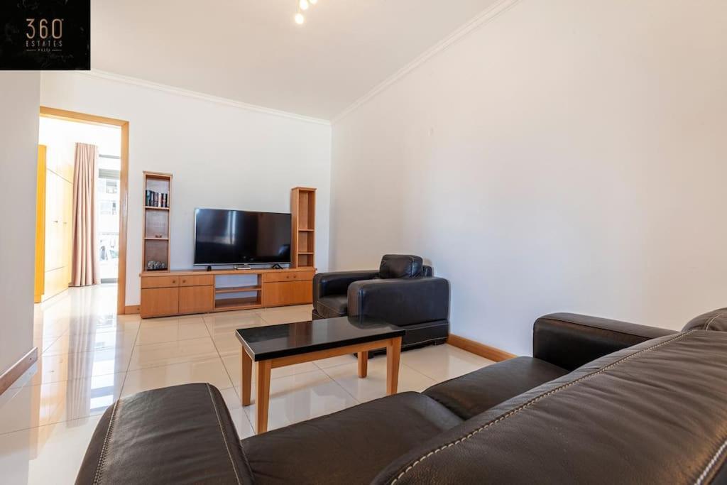 Comfortable Penthouse, Served With Lift, Wifi & Ac By 360 Estates 그지라 외부 사진