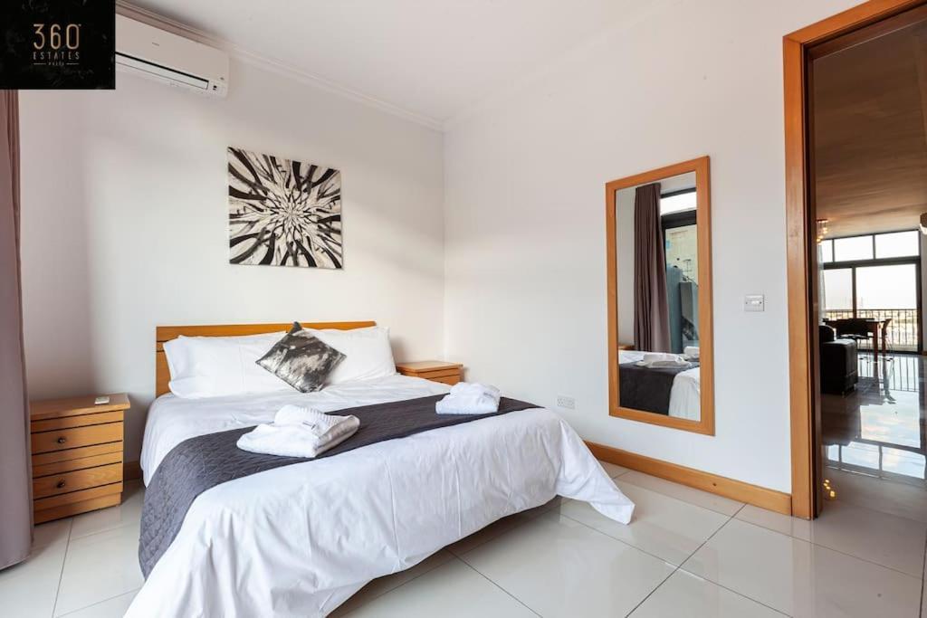 Comfortable Penthouse, Served With Lift, Wifi & Ac By 360 Estates 그지라 외부 사진