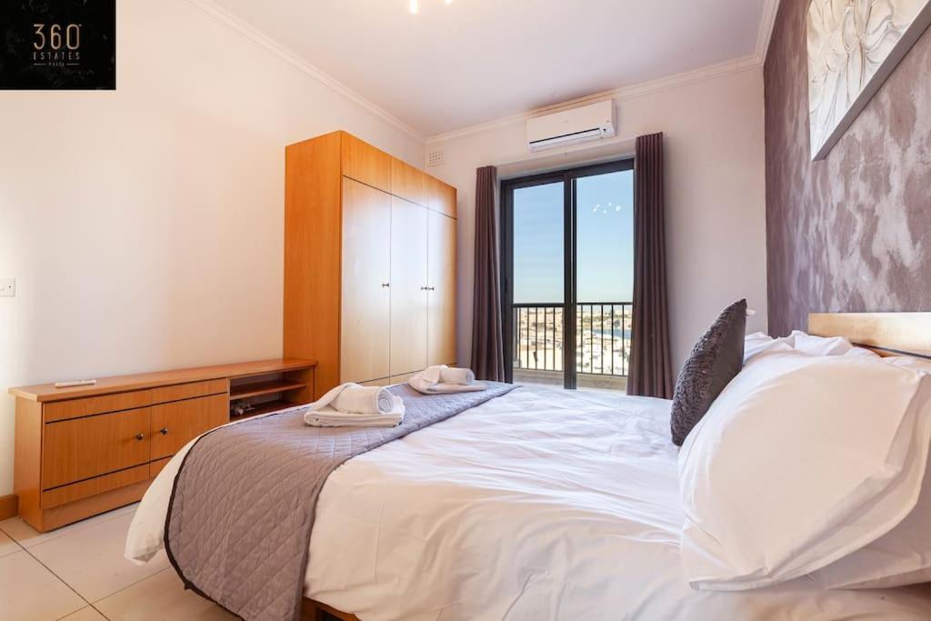 Comfortable Penthouse, Served With Lift, Wifi & Ac By 360 Estates Gzira 외부 사진