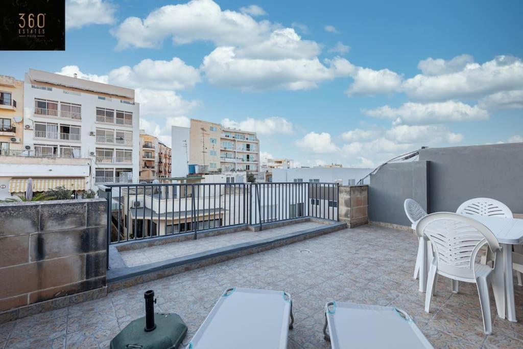 Comfortable Penthouse, Served With Lift, Wifi & Ac By 360 Estates Gzira 외부 사진